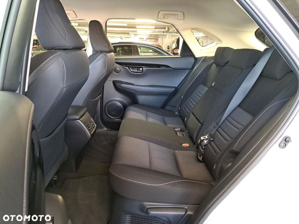 Lexus NX 300h Elegance AWD - 12