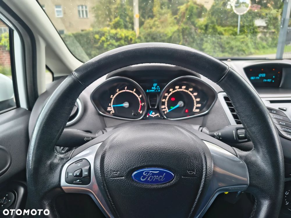 Ford Fiesta 1.25 Celebration - 34
