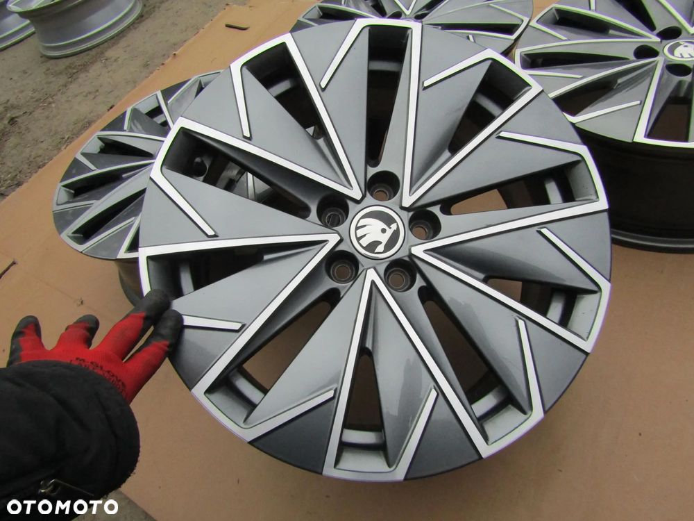 4x Felgi 17 Skoda Kamiq Scala Fabia Seat Ibiza IV VW Polo IV V IV Seat Arona T-Cross Taigo 6,5 j 5x100 ET 40 - 19