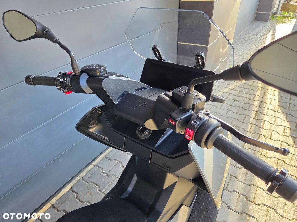 BMW CE 04 - 4
