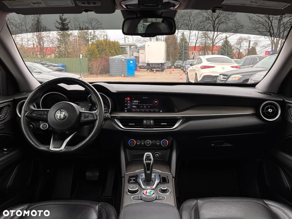 Alfa Romeo Stelvio - 18