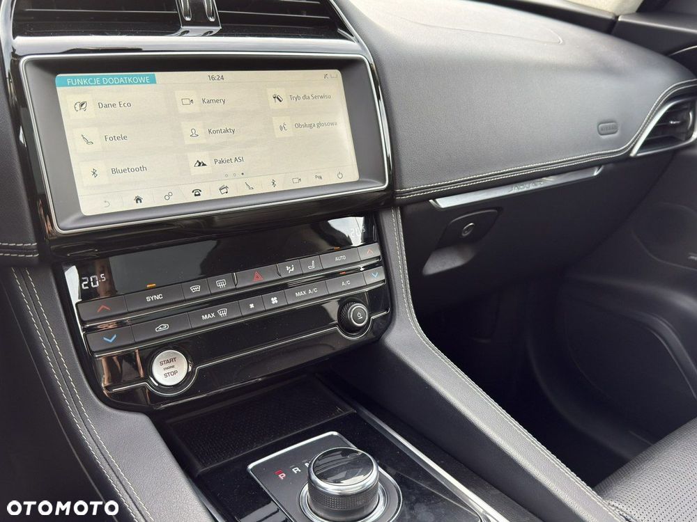 Jaguar F-Pace 2.0 i4D AWD R-Sport - 35