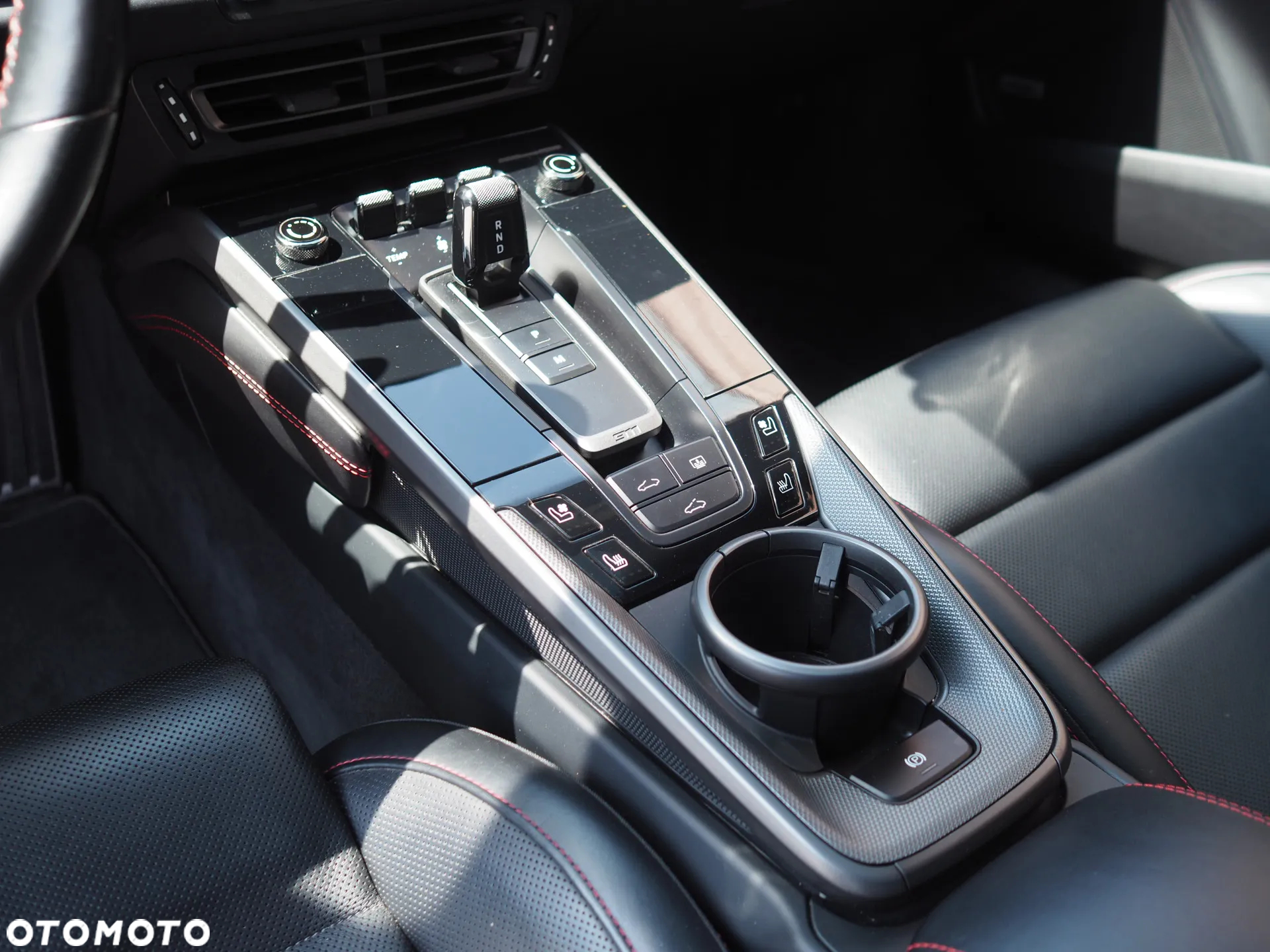 Porsche 911 Carrera 4S - 10
