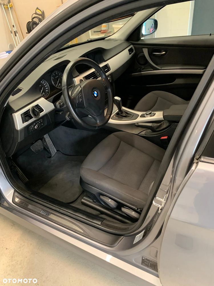BMW Seria 3 318i - 18