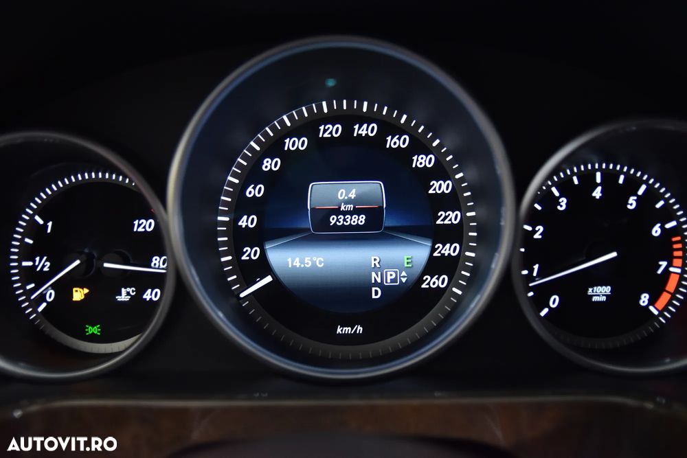 Mercedes-Benz E 250 7G-TRONIC - 11
