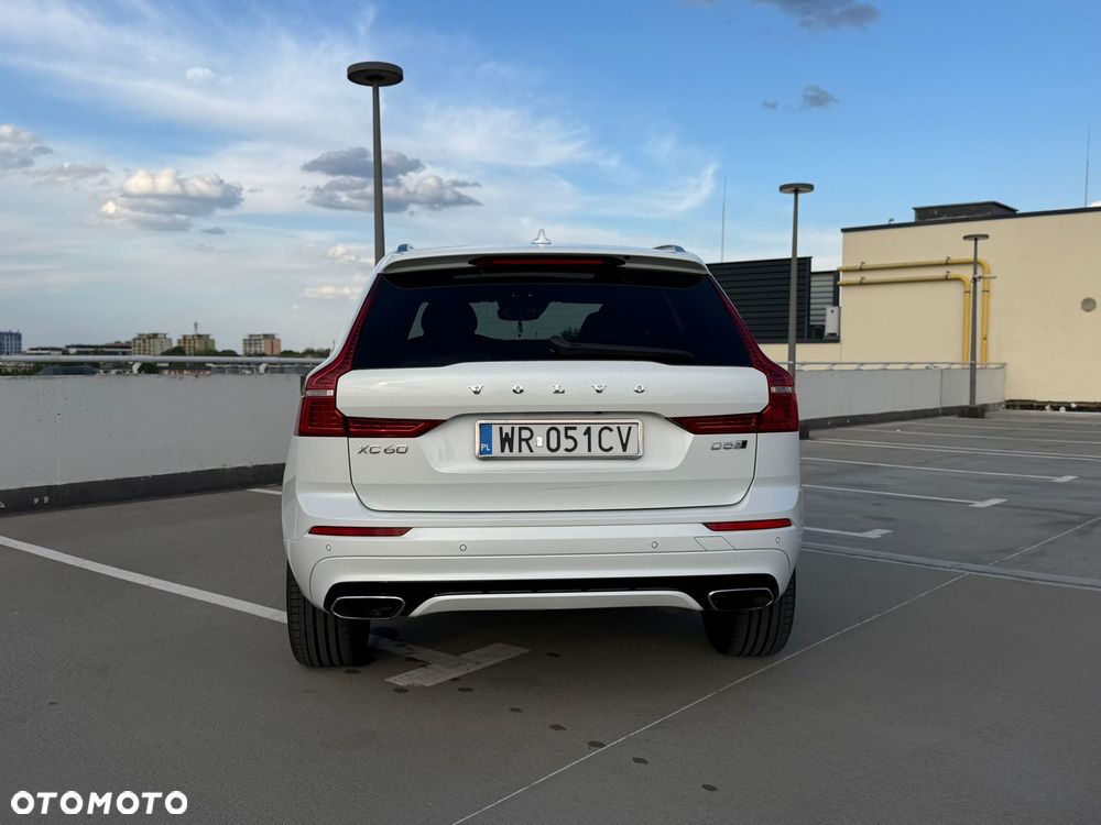 Volvo XC 60 D5 AWD R-Design - 4