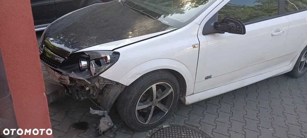 Opel Astra III GTC 1.6 Sport - 2