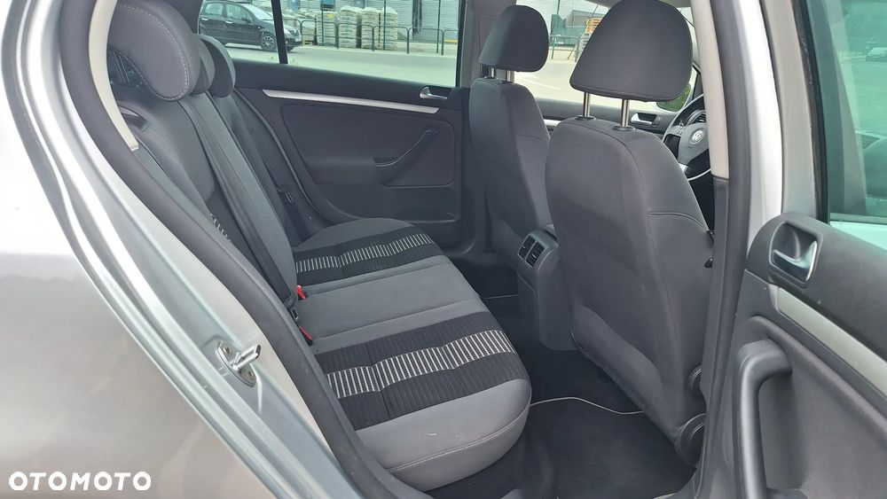 Volkswagen Golf 1.6 Trendline - 17