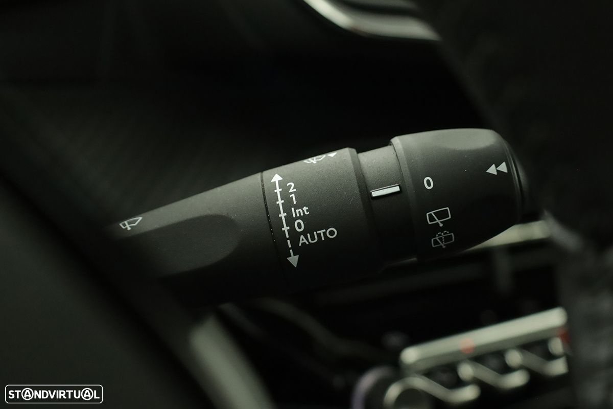 Peugeot 2008 1.2 PureTech Allure - 20