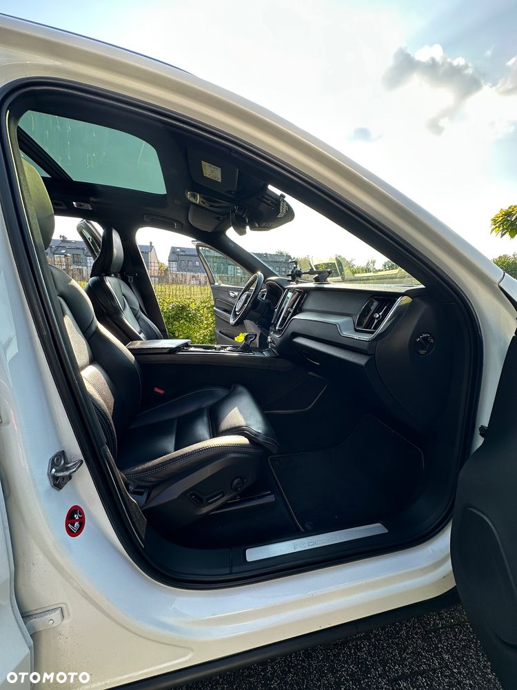 Volvo XC 60 T5 AWD R-Design - 9