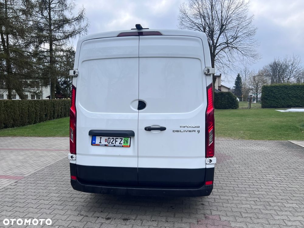 Maxus Deliver 9 - 6