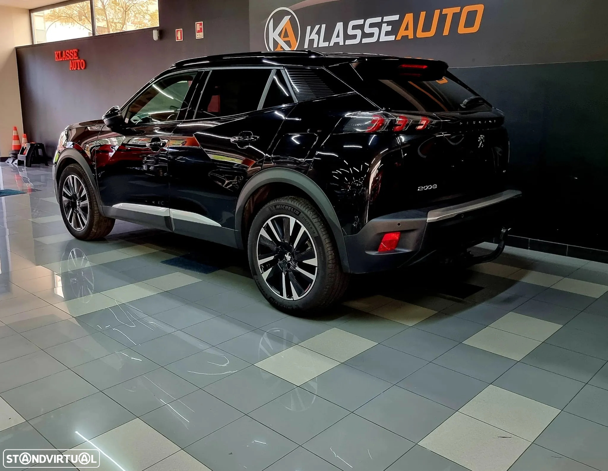 Peugeot 2008 1.5 BlueHDi GT EAT8 - 4