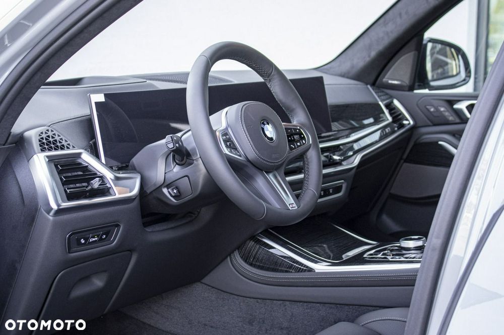 BMW X7 - 16