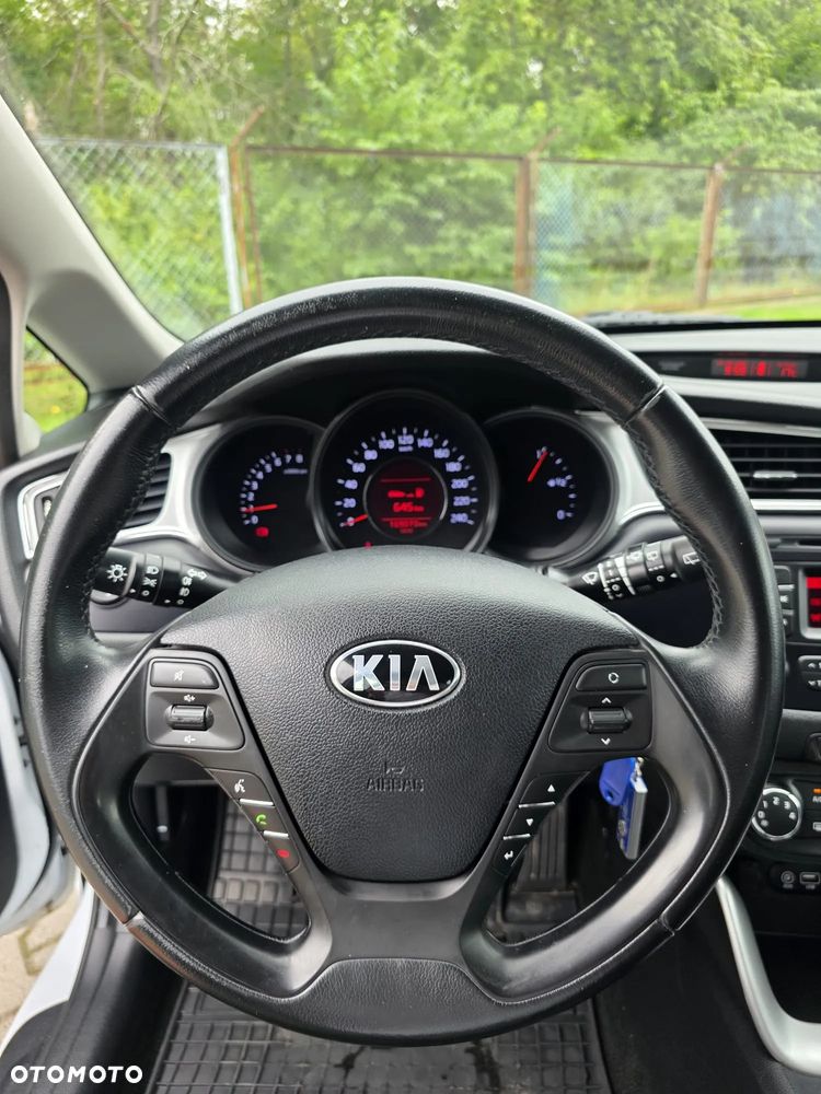Kia Ceed 1.4 L - 17