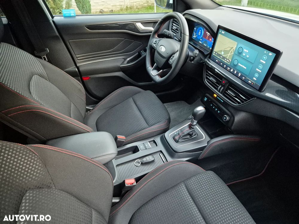 Ford Focus 1.0 EcoBoost MHEV ST-Line X - 12