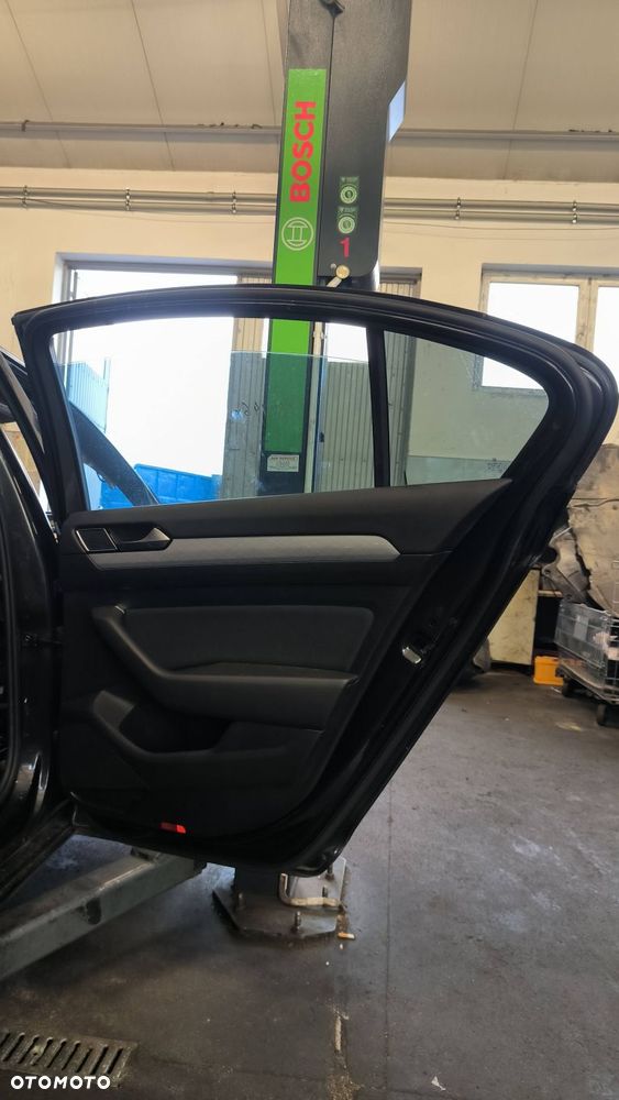 DRZWI PRAWE TYŁ VOLKSWAGEN PASSAT B8 LB7R - 2