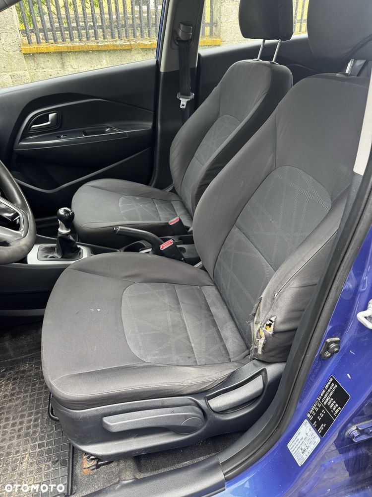 Kia Rio - 8