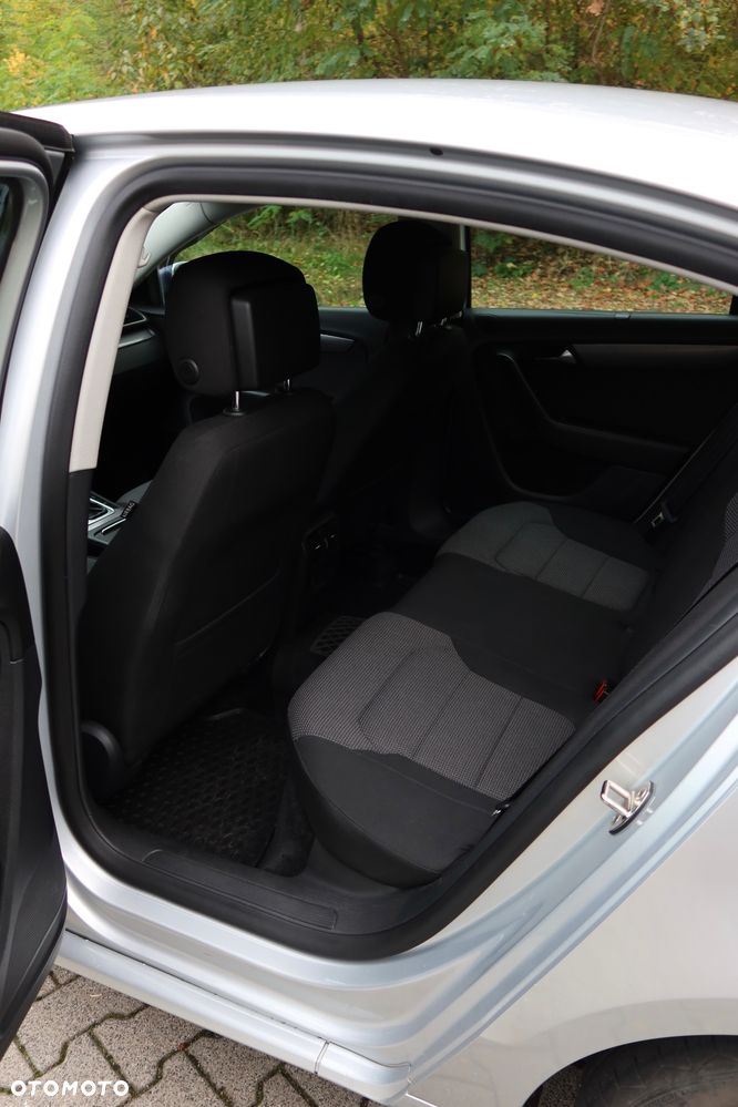 Volkswagen Passat 1.4 TSI Trendline DSG - 17
