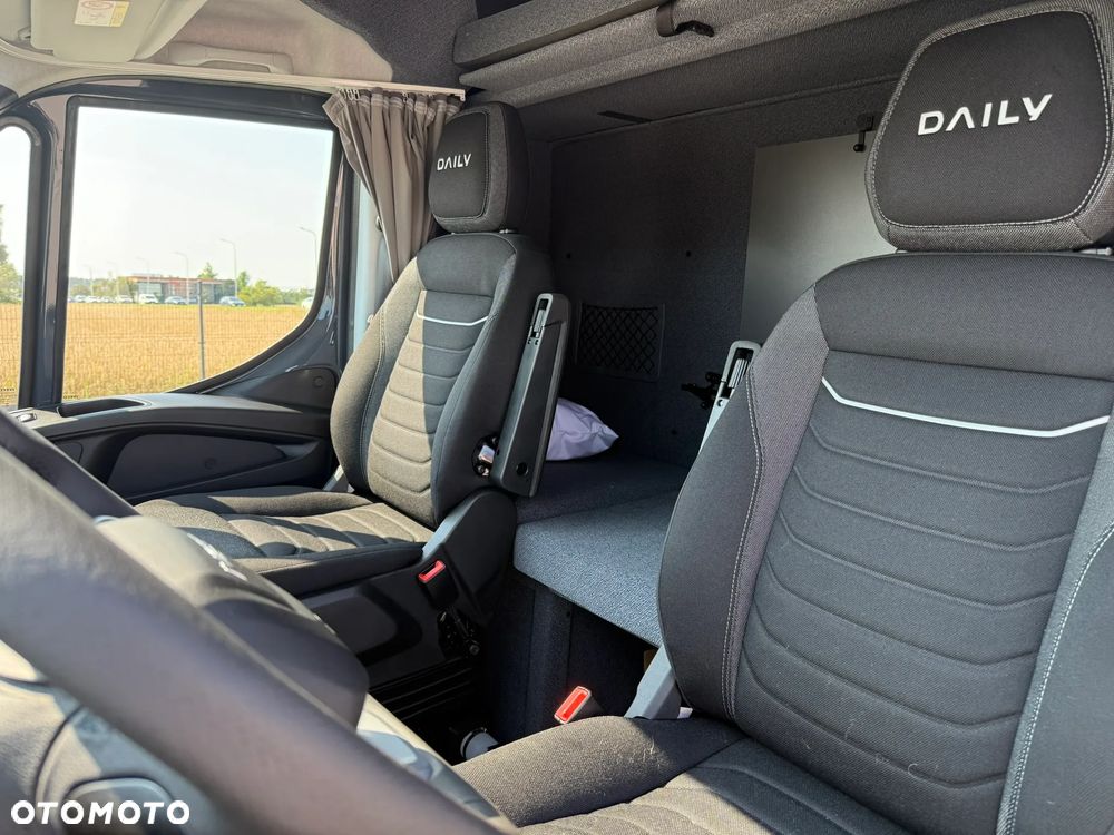 Iveco Daily 70C21A8P Laweta na dwa auta - 29