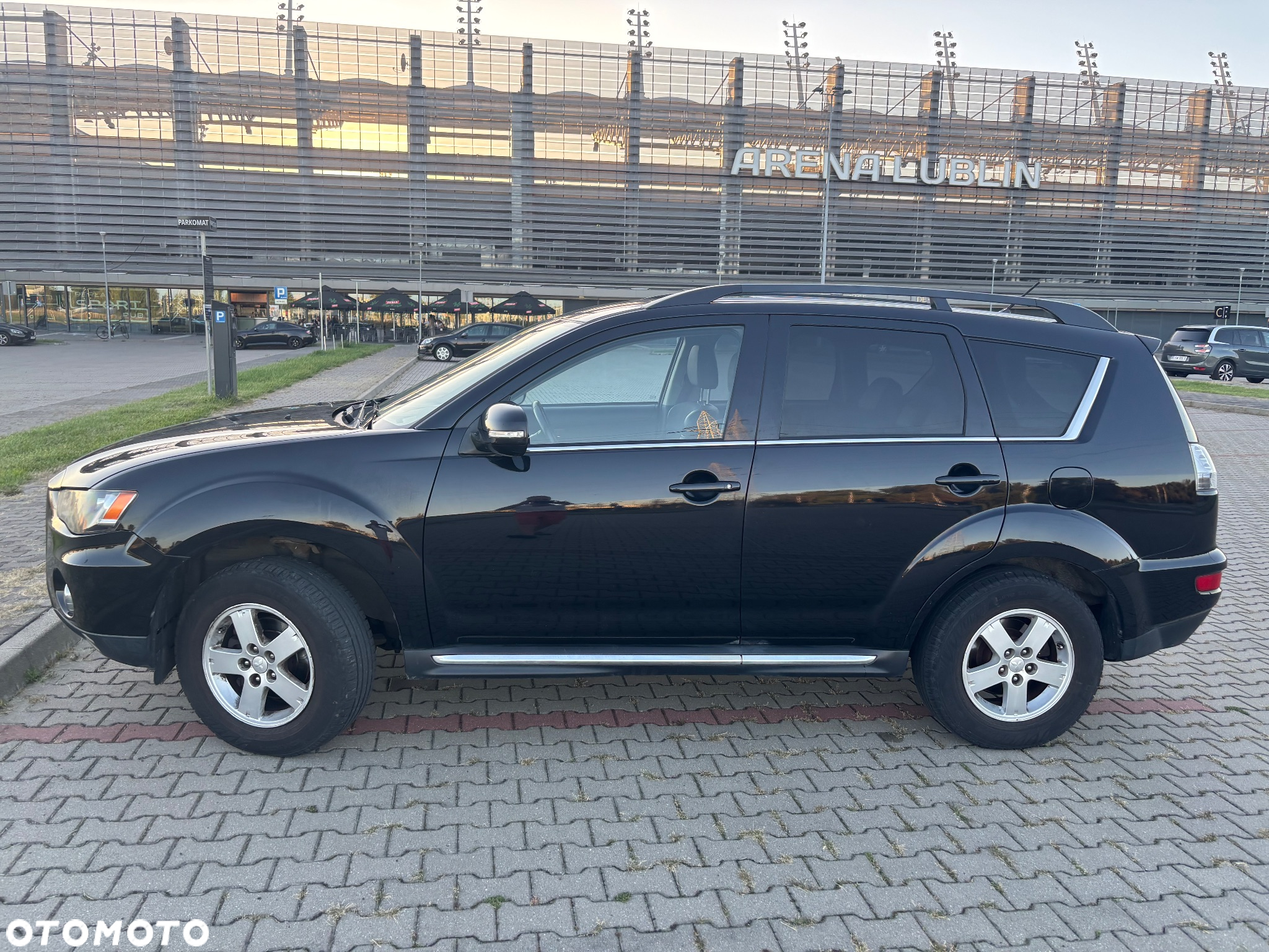Mitsubishi Outlander 2.0 Intense NAVI 2WD EU5 - 3