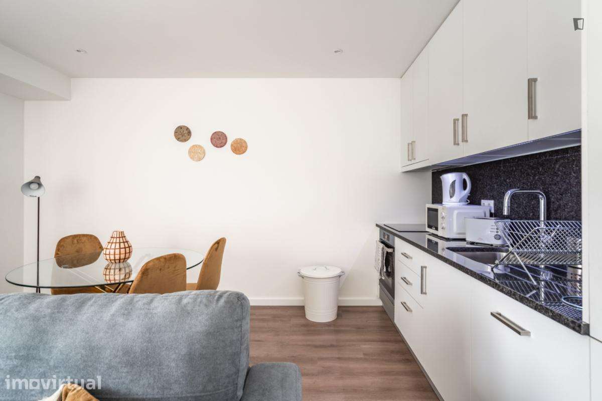 Apartamento com 1 quartos - localizado em Sete Rios Lisbon - Grande imagem: 2/21