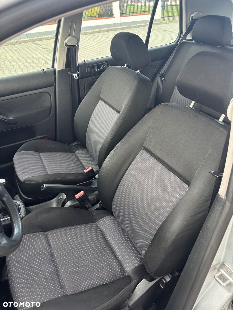 Volkswagen Golf - 10