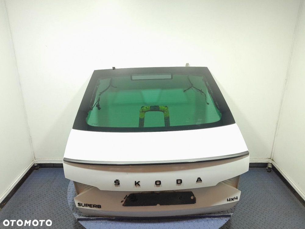 SKODA SUPERB III LIFT HB TYLNA KLAPA BAGAŻNIKA  LS9R - 1