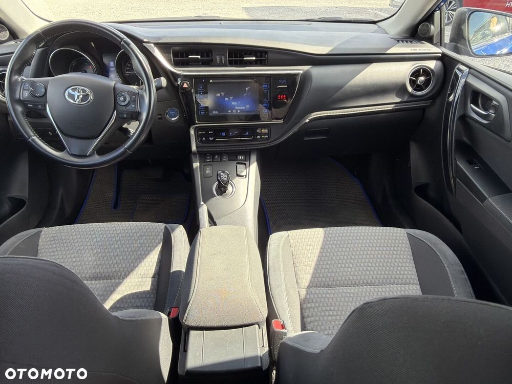 Toyota Auris - 12