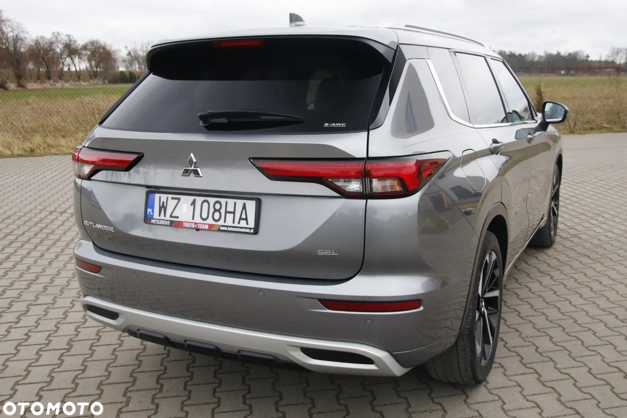 Mitsubishi Outlander - 13