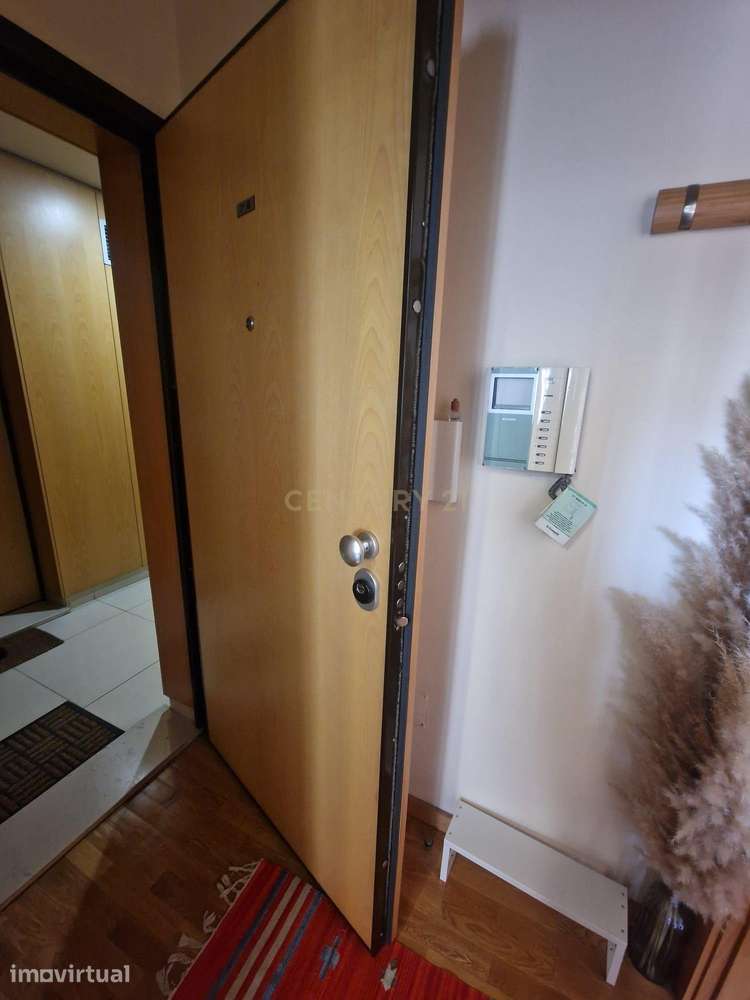 Apartamento T1 na Rua da Saudade - Porto - Totalmente equipado - Grande imagem: 5/21