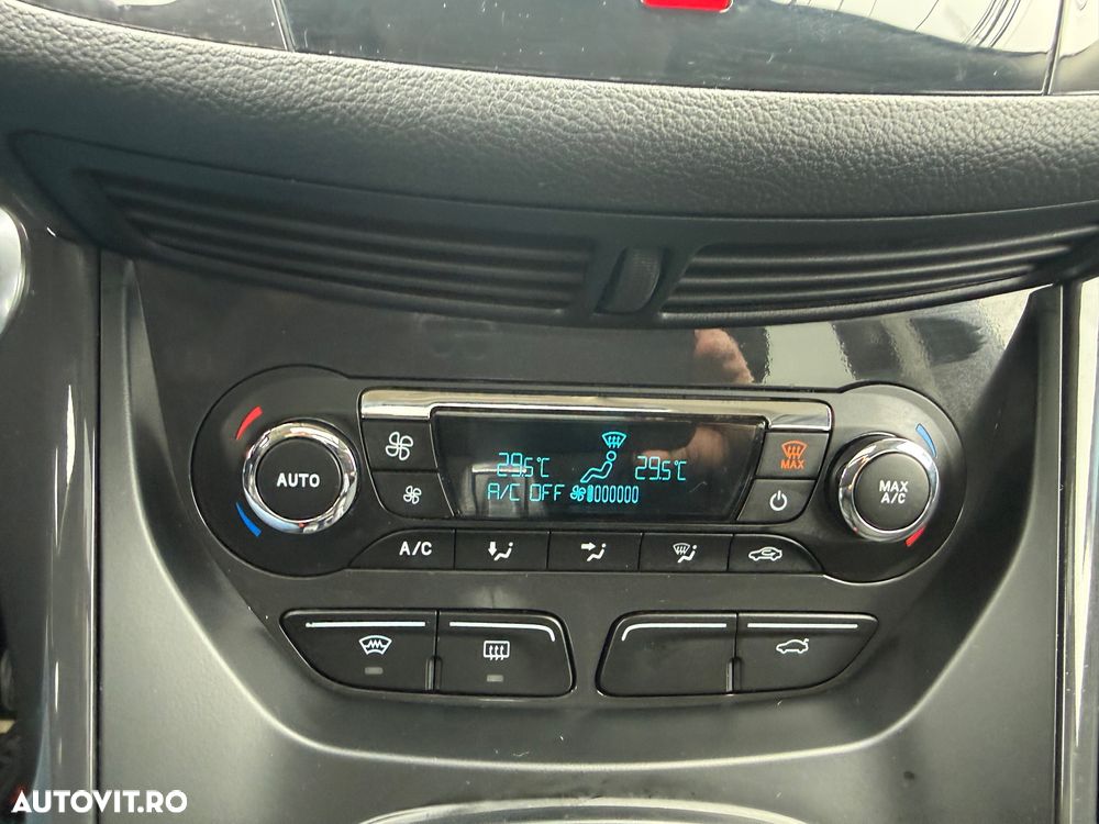 Ford Kuga 2.0 TDCi 4WD Powershift Titanium - 29