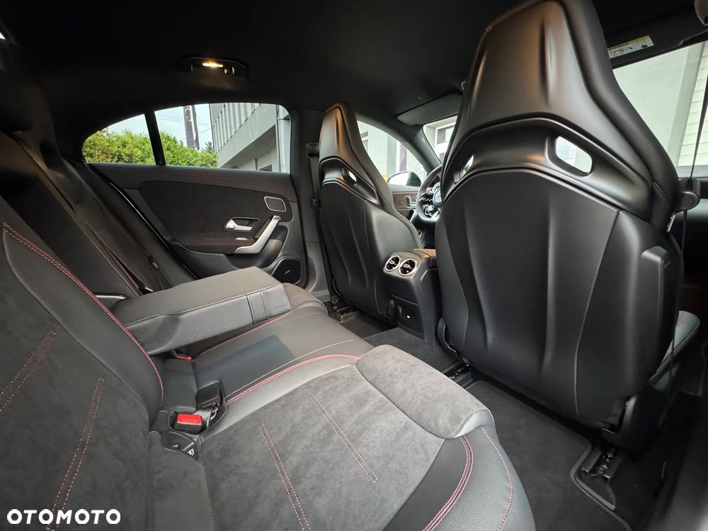 Mercedes-Benz CLA AMG 45 S 4-Matic+ 8G-DCT - 26