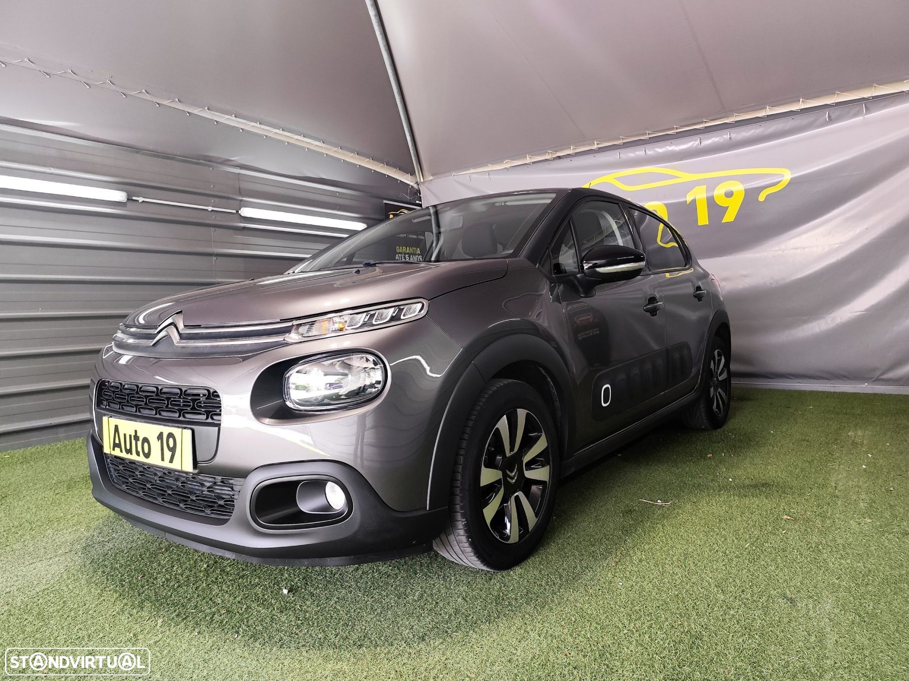 Citroën C3 1.2 PureTech Shine - 1