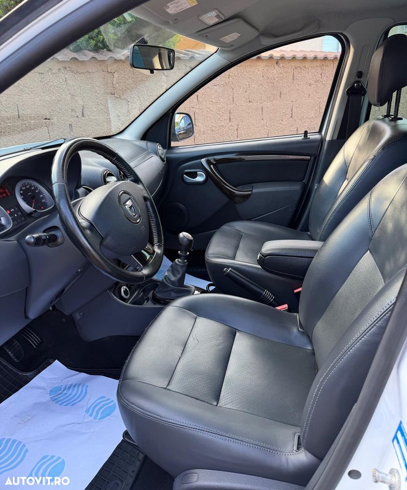 Dacia Duster 1.6 16V 4x4 Prestige - 8