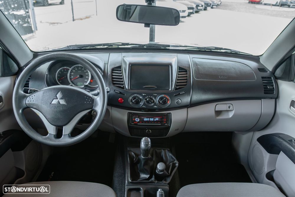 Mitsubishi L200 2.5 DI-D Club Intense 3L 4WD - 16
