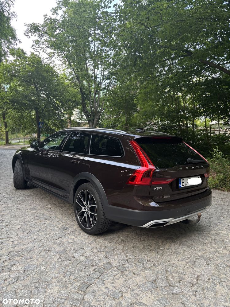 Volvo V90 D5 SCR AWD Momentum Pro - 8
