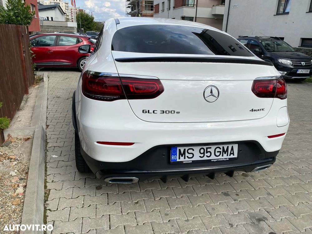 Mercedes-Benz GLC 300 e 4Matic 9G-TRONIC AMG Line - 4