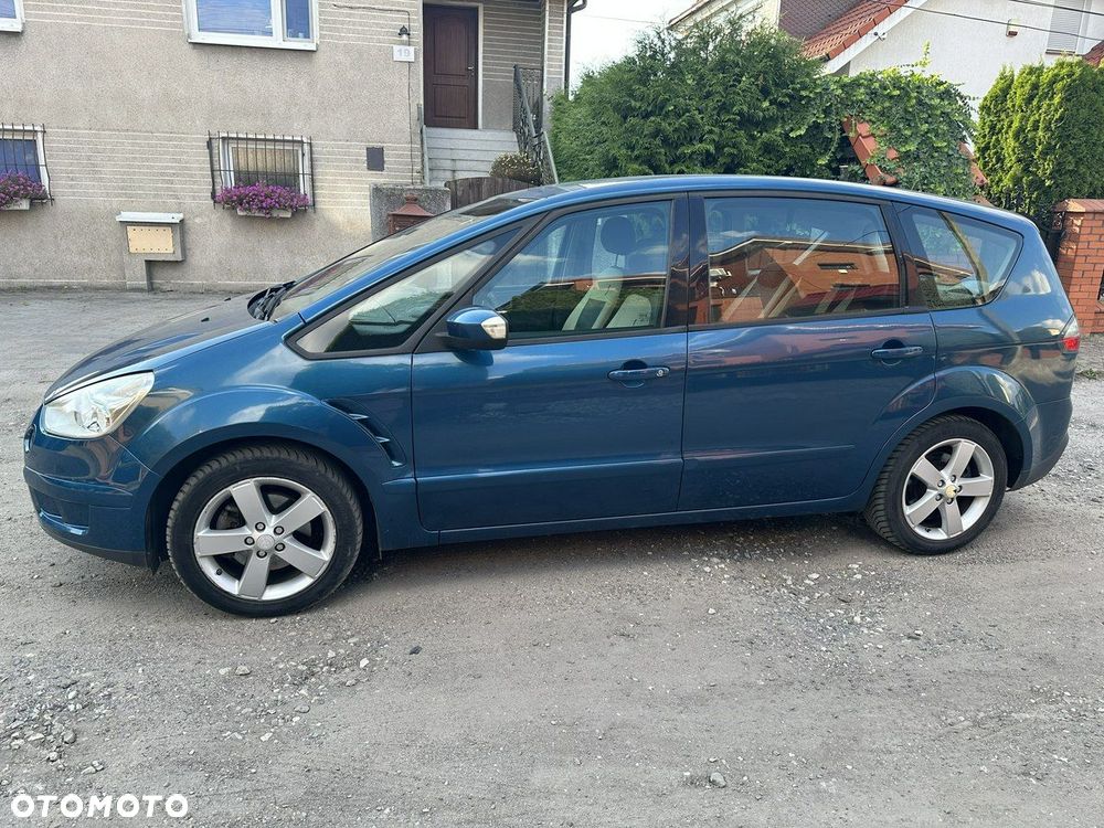 Ford S-Max - 12