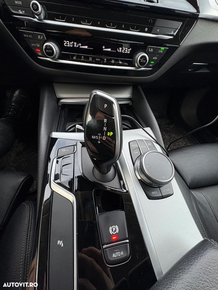 BMW Seria 5 520i Aut. - 25