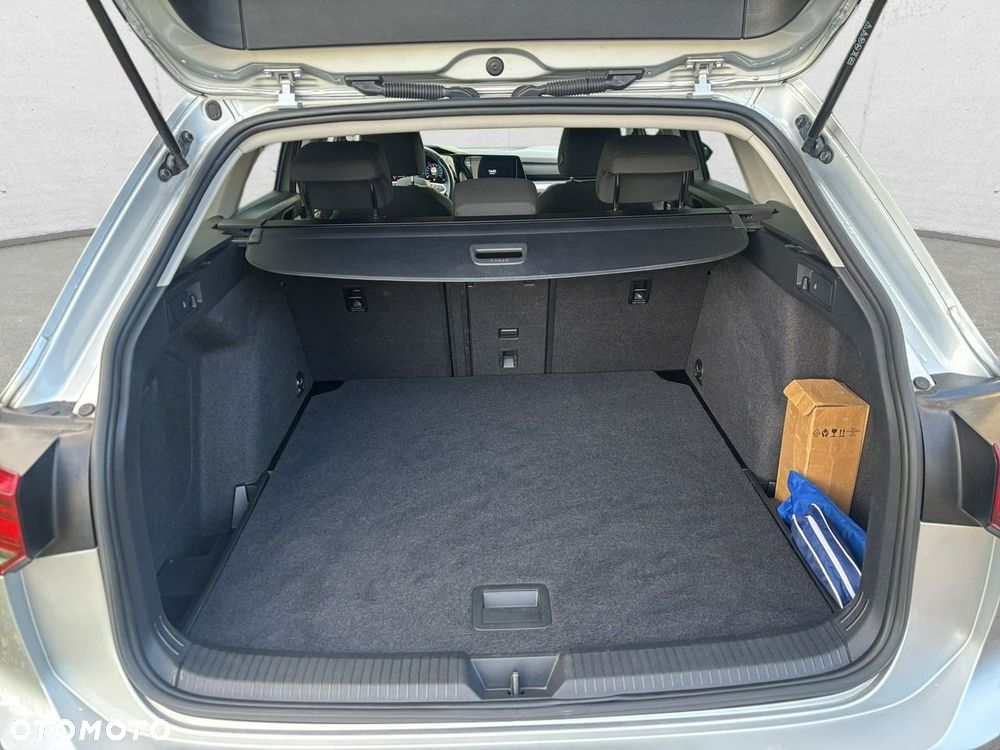 Volkswagen Golf - 25