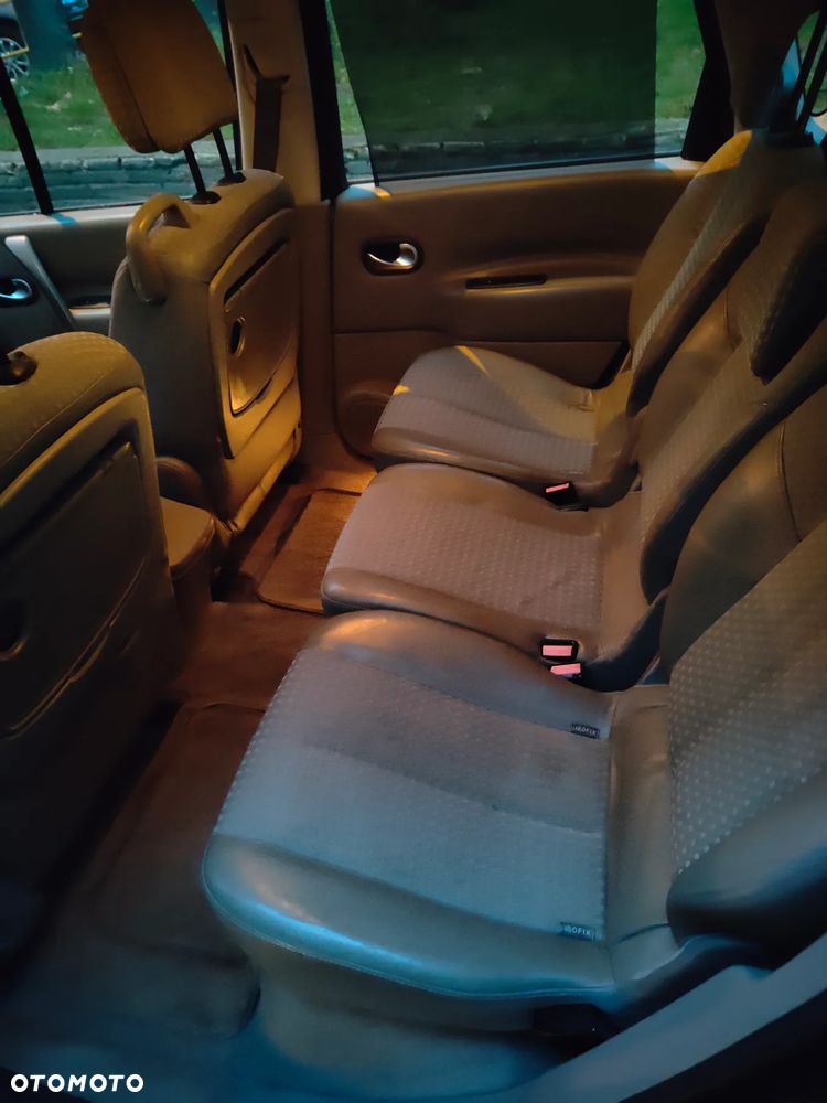 Renault Scenic - 9