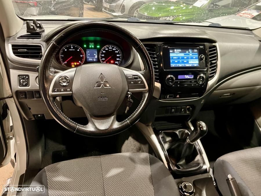 Mitsubishi L200 2.4 DI-D CD Sportbox Strakar 4WD - 10