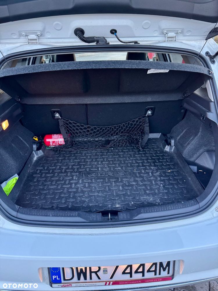 Toyota Auris 1.8 HSD Luna - 17