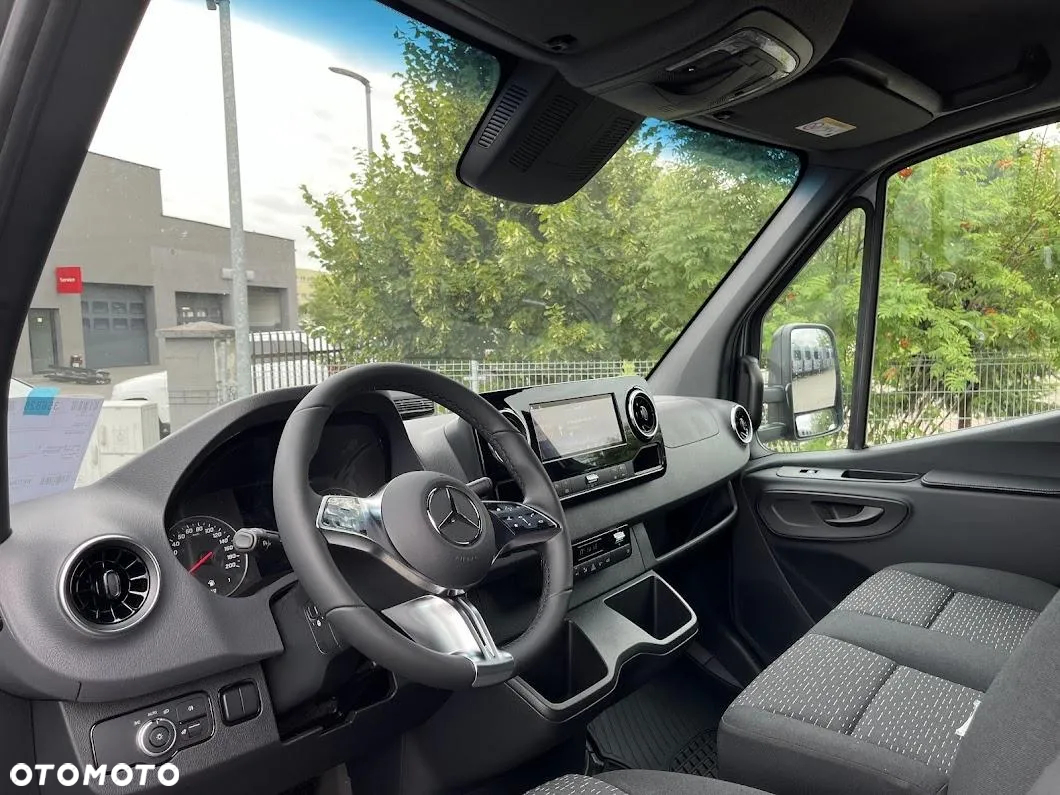 Mercedes-Benz Sprinter - 6