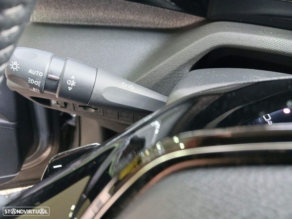 Peugeot 408 1.2 Hybrid Allure e-DCS6 - 23