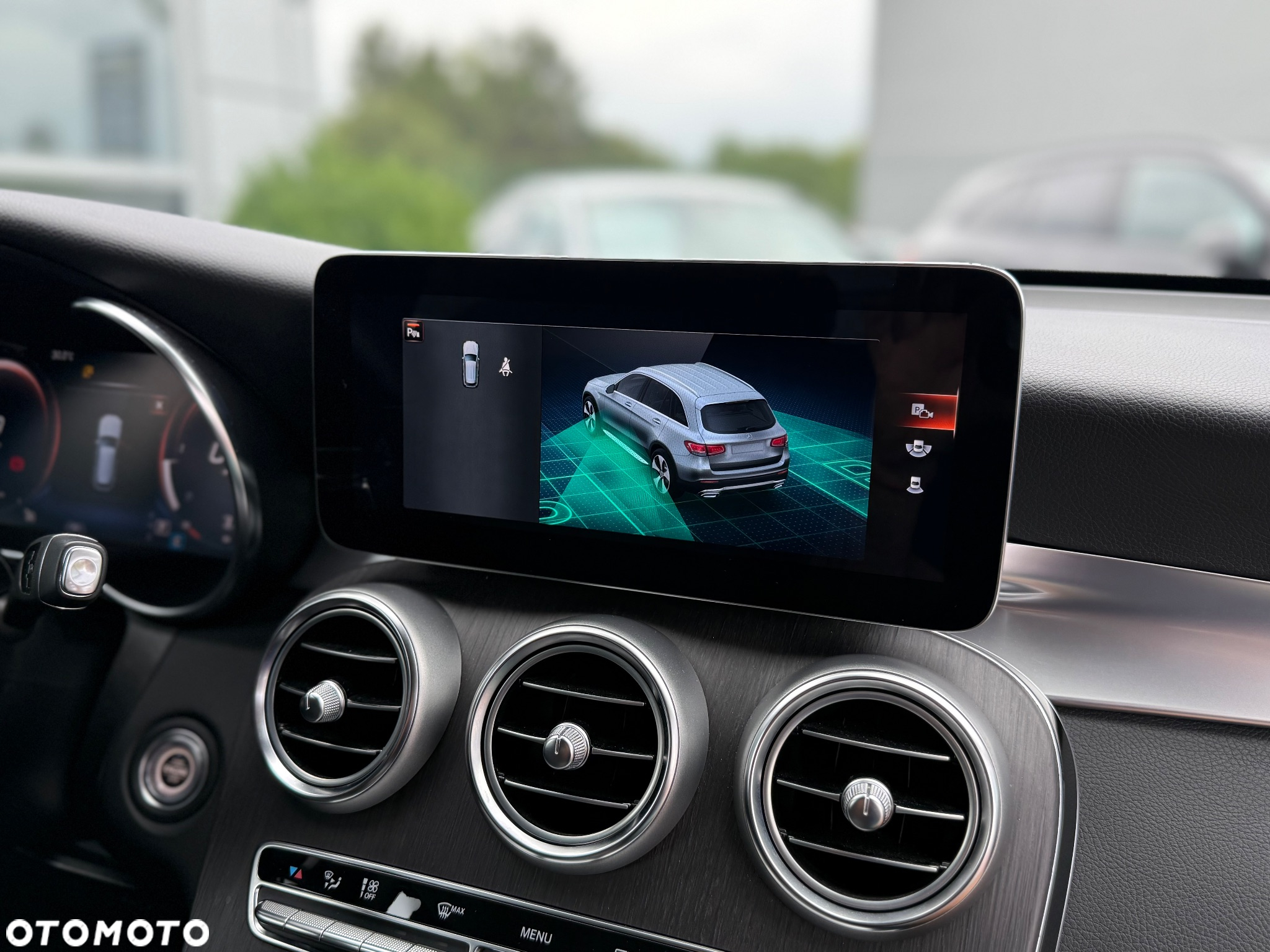 Mercedes-Benz GLC 220 d 4Matic 9G-TRONIC AMG Line Plus - 23