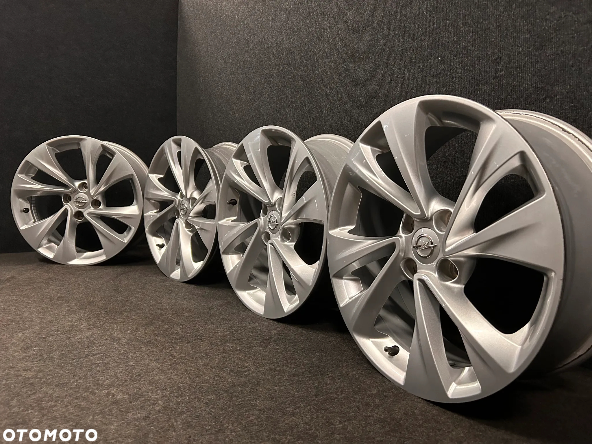 Alufelgi Opel Crossland 17, Peugeot 2008, Citroen C3 Aircross 17 cali 4x108 4szt. ŁADNE! - 2