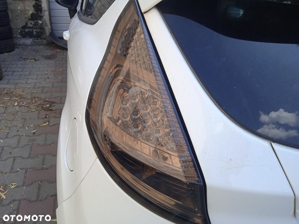 Lampa Lewa Prawa Tylna Przyciemniana Ford Fiesta MK7 - 2