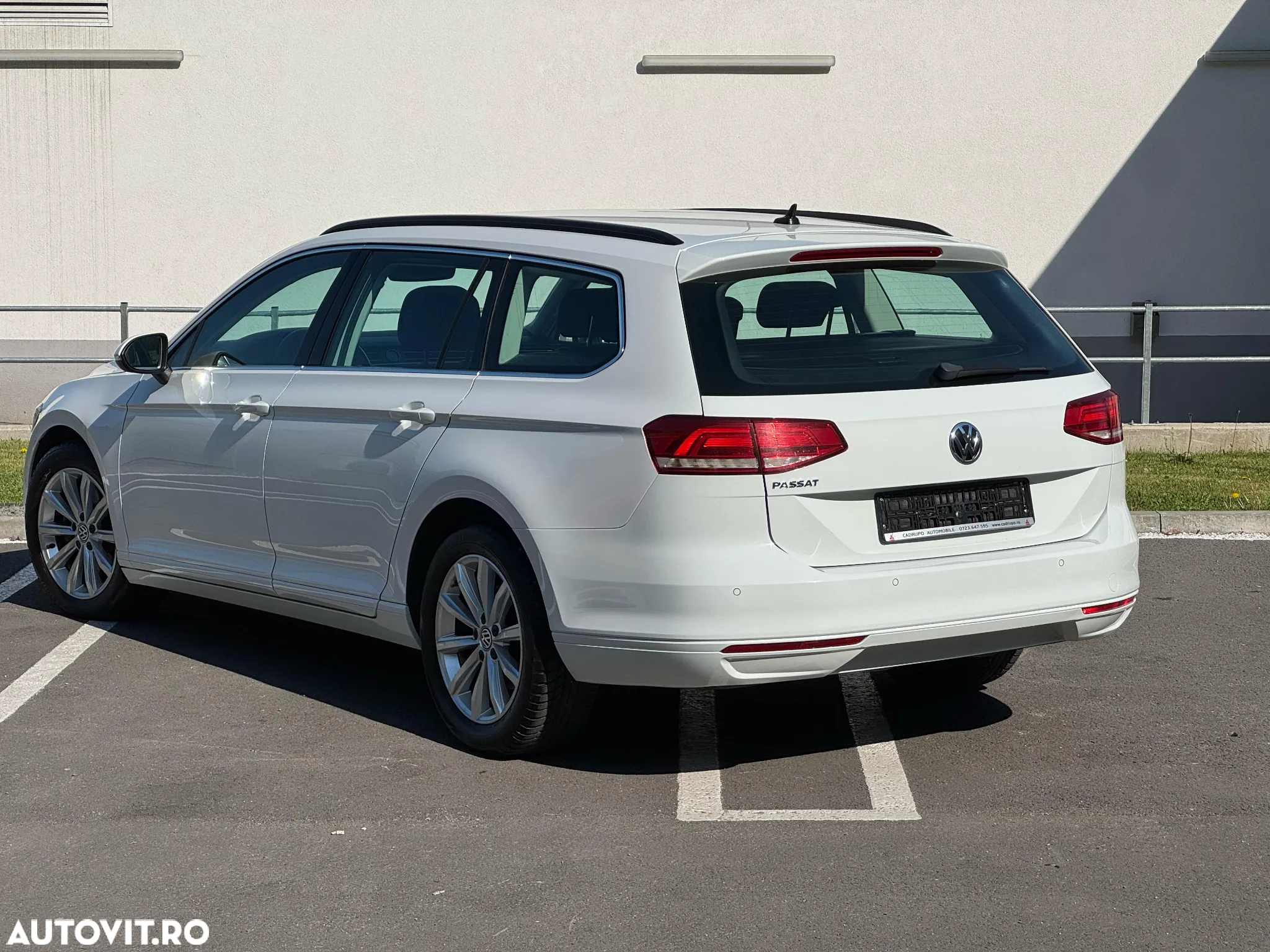 Volkswagen Passat Variant 1.6 TDI SCR DSG Business - 9