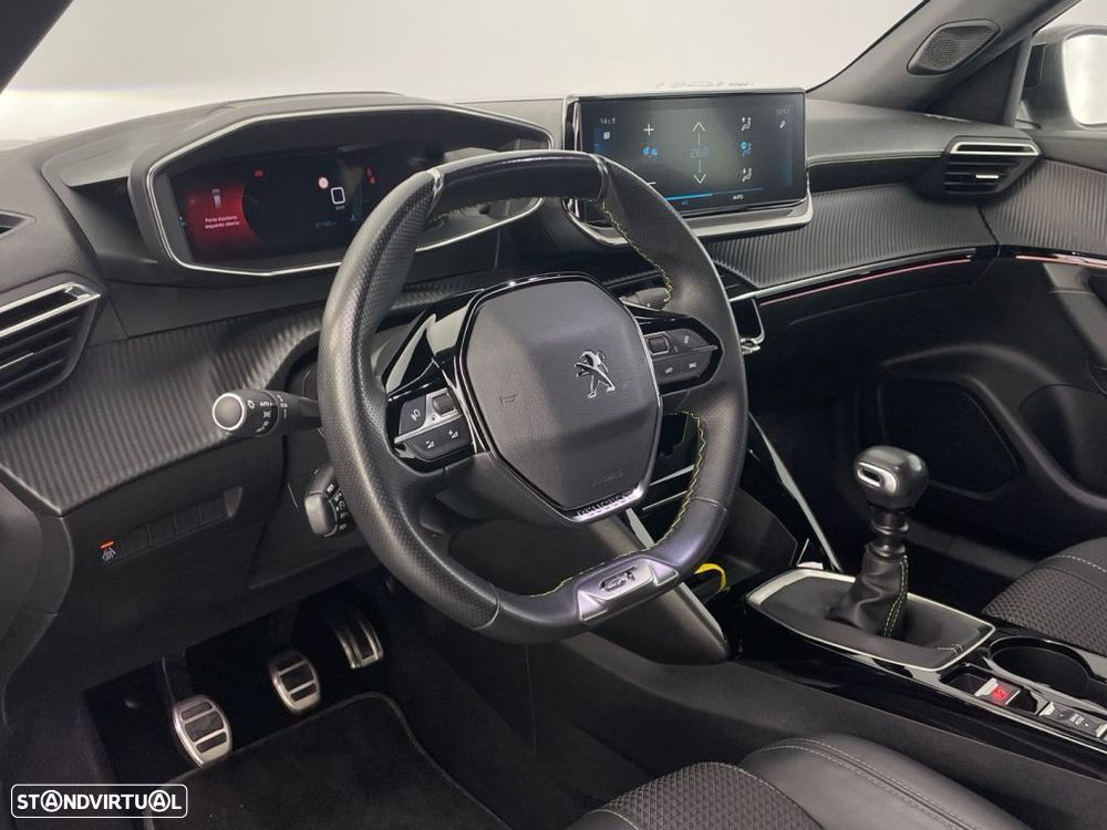 Peugeot 2008 1.2 PureTech GT - 16
